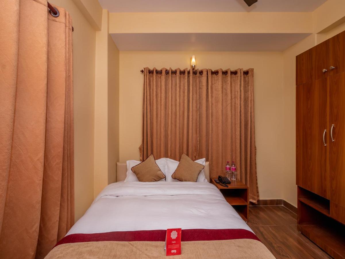 Oyo 253 Hotel Pinnacle Pokhara Ngoại thất bức ảnh