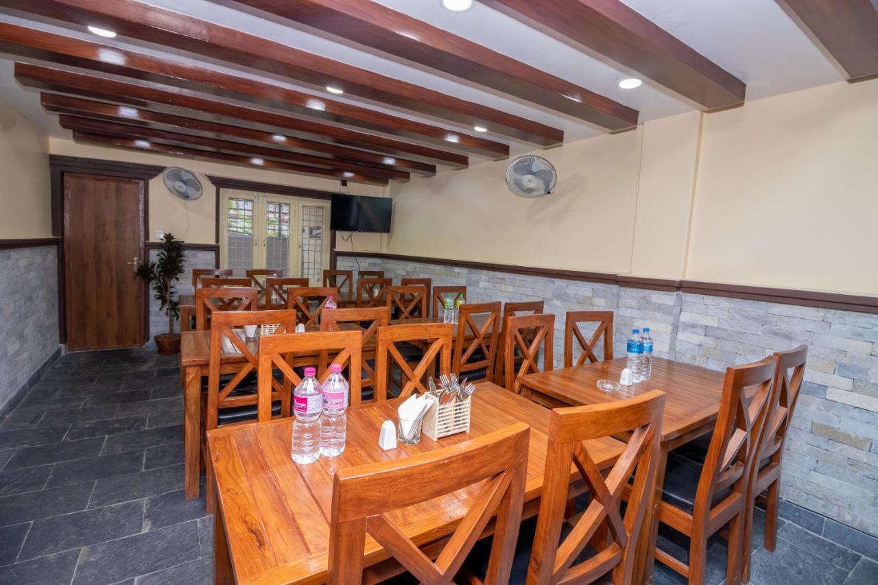 Oyo 253 Hotel Pinnacle Pokhara Ngoại thất bức ảnh