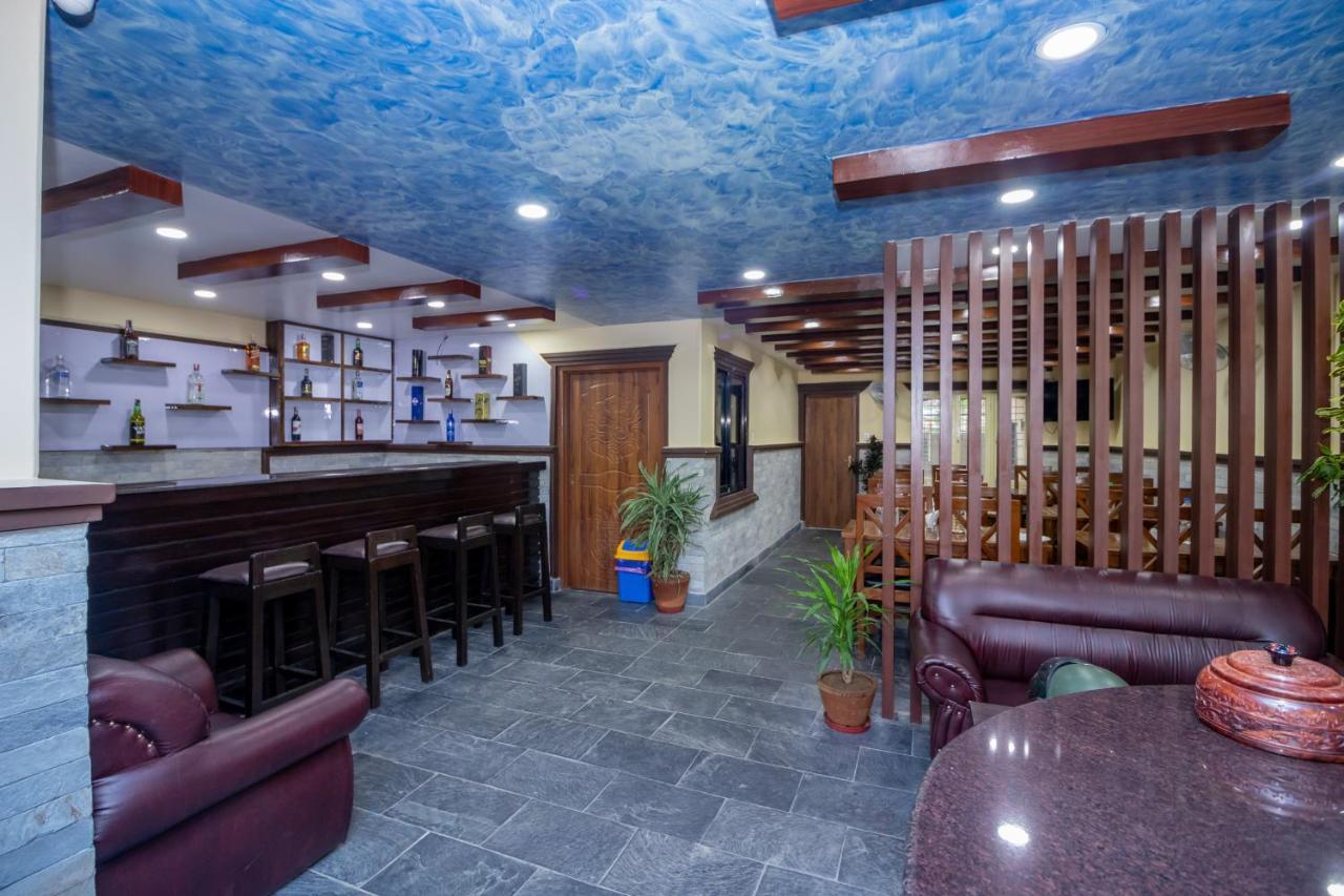 Oyo 253 Hotel Pinnacle Pokhara Ngoại thất bức ảnh