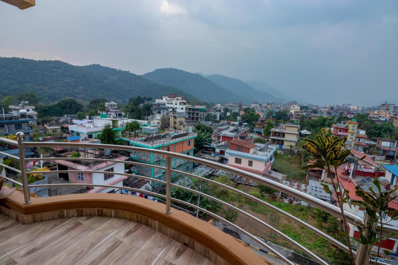 Oyo 253 Hotel Pinnacle Pokhara Ngoại thất bức ảnh